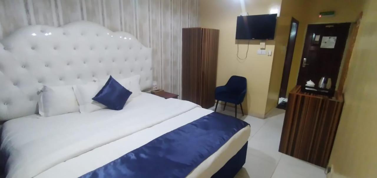 Golden Star Hotel دبي المظهر الخارجي الصورة